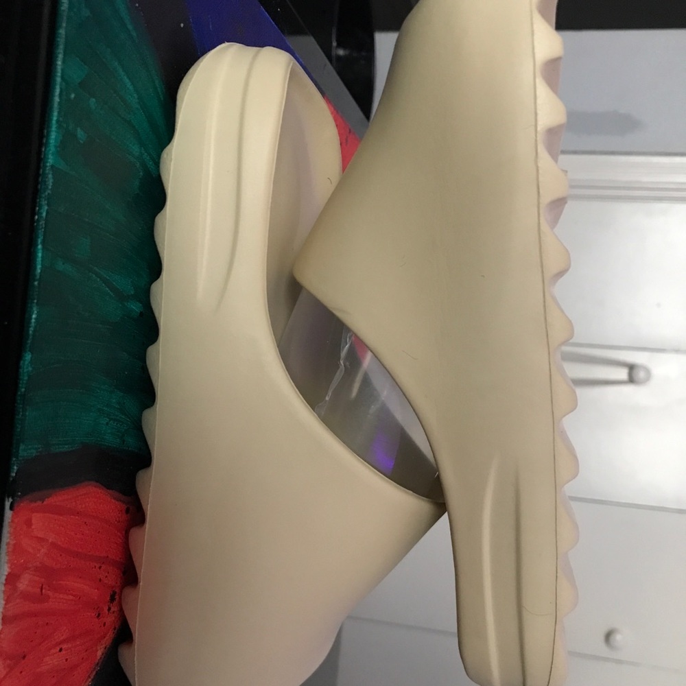 Yezzy Slides (Reps) - Picture 2 of 5